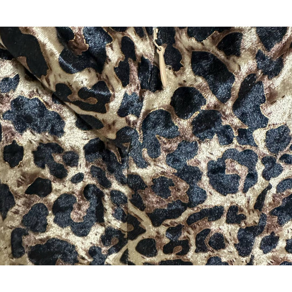 Lavish Alice Asymmetrical Cold Shoulder Velvet Cocktail Dress Sz 4 Leopard NWT - Picture 5 of 7